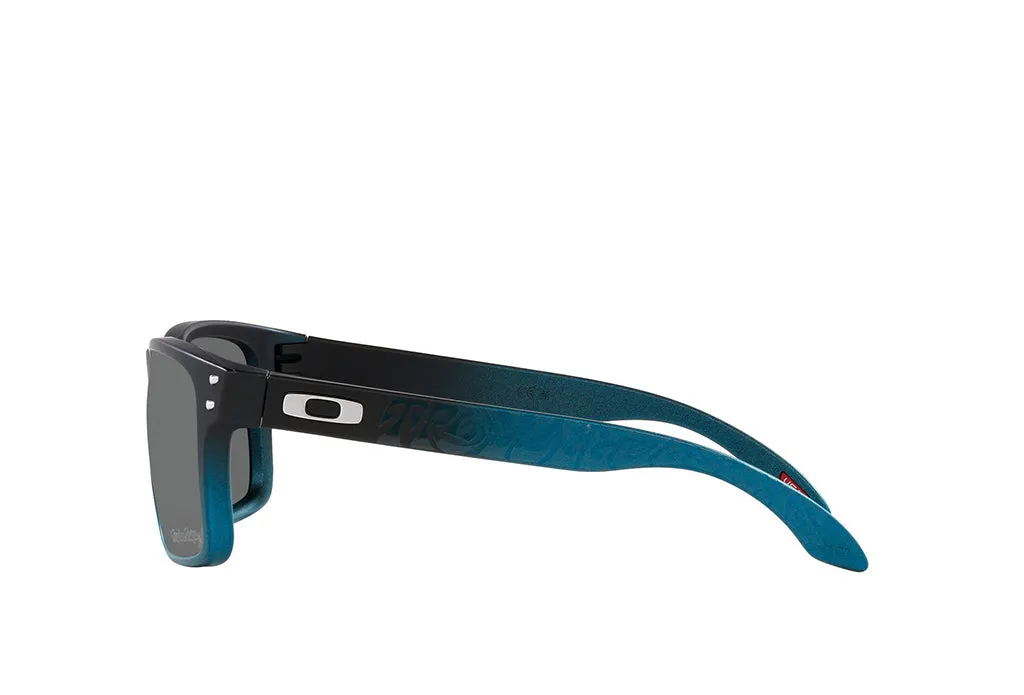 Oakley 9102 Sunglass