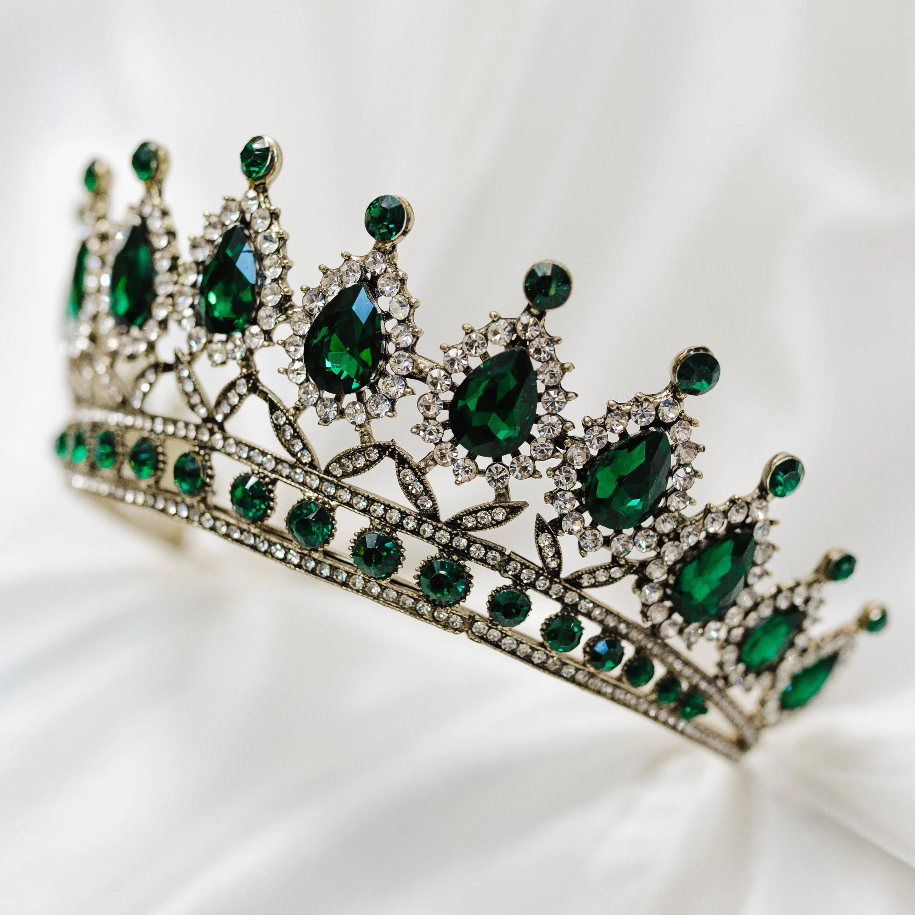 Saya's Tiara in Green & Antique Gold