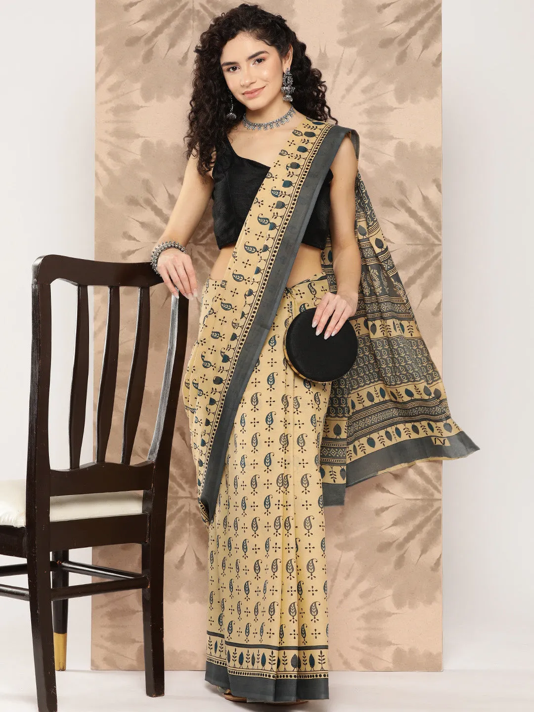 Women Beige Pure Cotton Saree